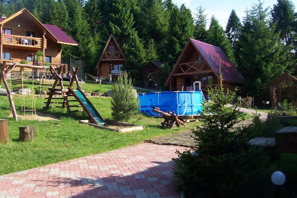Boykivskiy Dvir Hotel Yasenitsa Zamkova Exterior foto