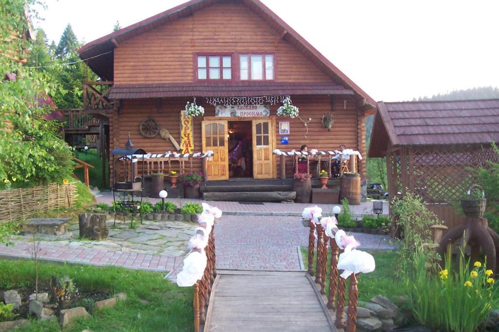 Boykivskiy Dvir Hotel Yasenitsa Zamkova Exterior foto