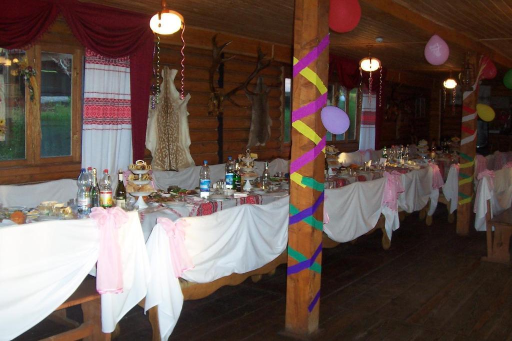 Boykivskiy Dvir Hotel Yasenitsa Zamkova Exterior foto